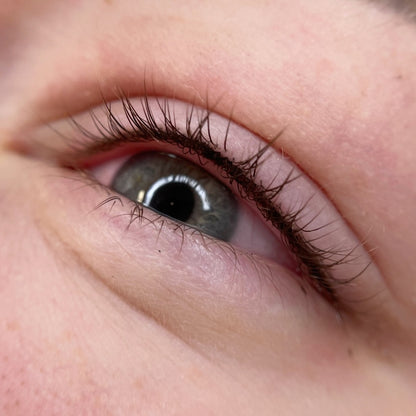 Healed result of Black Star – natural delicate eyeliner