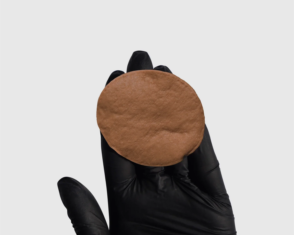 Milky Brown swatch na vatni blazinici – mlečno rjava